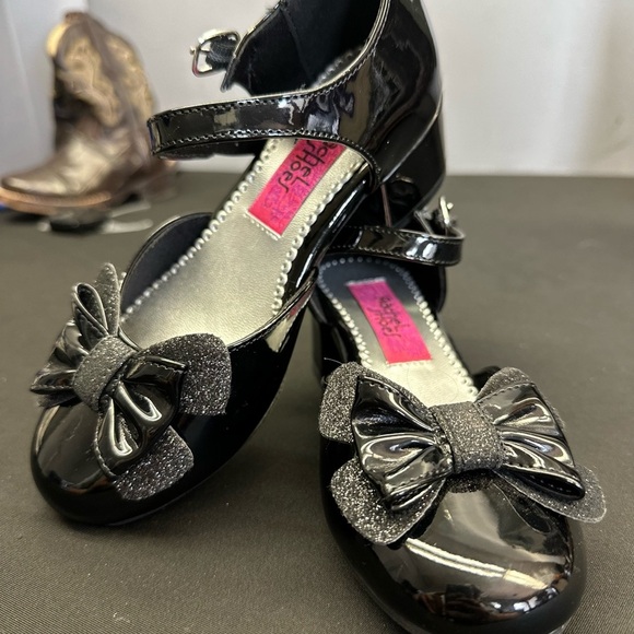 Black Kids Shoes with Bow - Picture 4 of 5